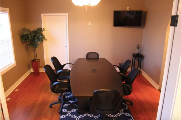 1292 N Highland Ave, Jackson, TN 38301